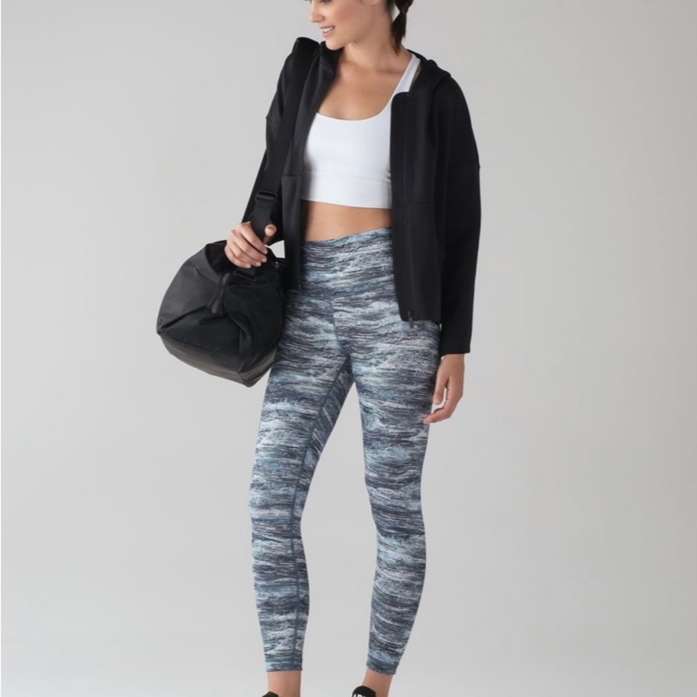 Lululemon wonder under high rise like new size 6 - blue multi color
